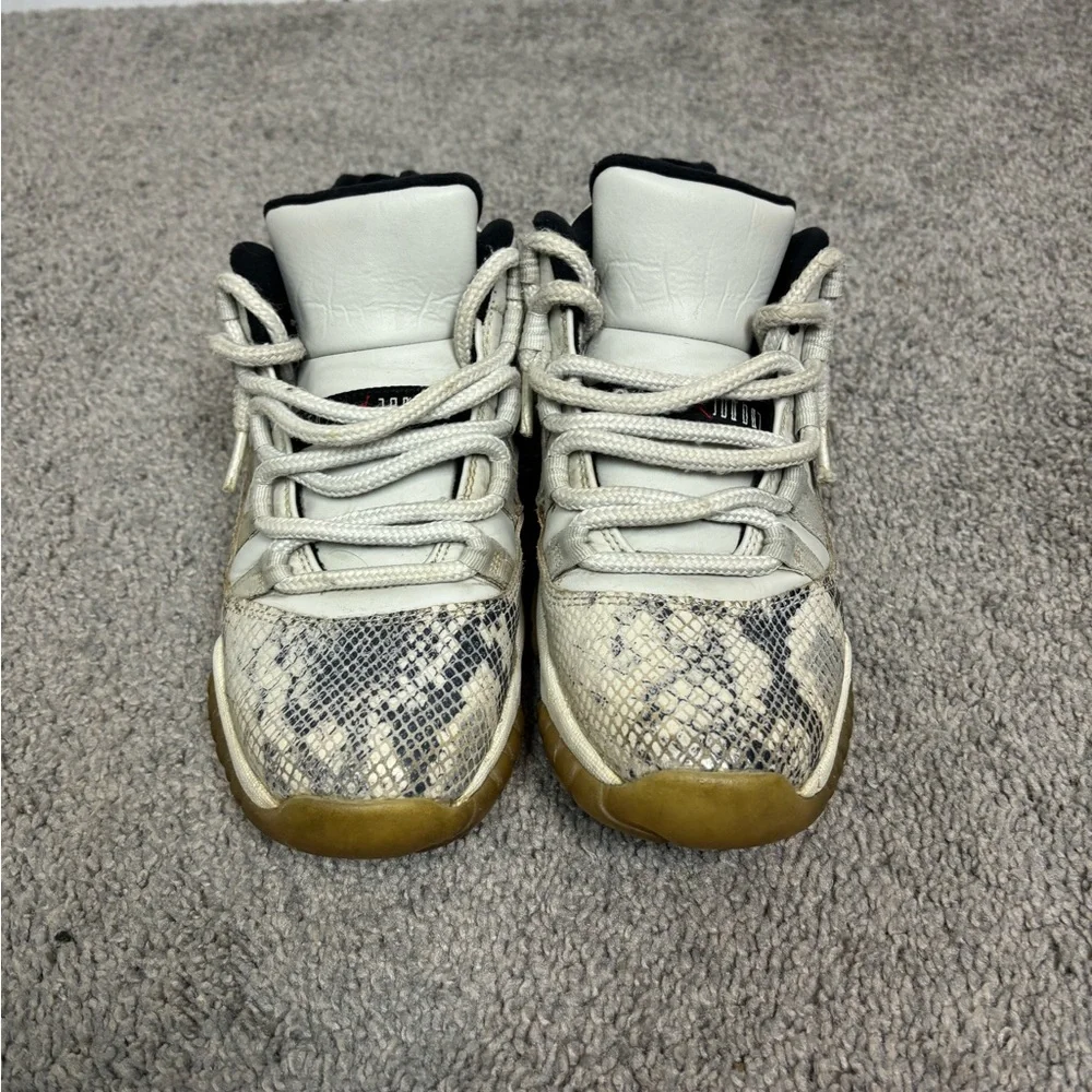 Nike Air‎ Jordan 11 XI Retro Low Light Bone Snakeskin Size 6.5Y Sneakers
